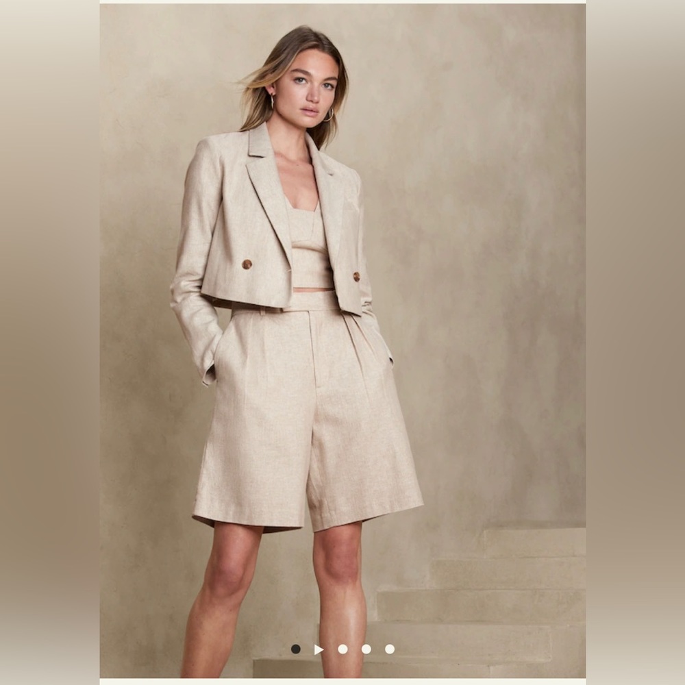 Banana Republic White Cropped Blazer